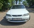 Белый Опель Вектра, объемом двигателя 1.8 л и пробегом 230 тыс. км за 2450 $, фото 1 на Automoto.ua