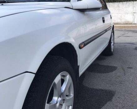 Белый Опель Вектра, объемом двигателя 1.8 л и пробегом 360 тыс. км за 2500 $, фото 8 на Automoto.ua