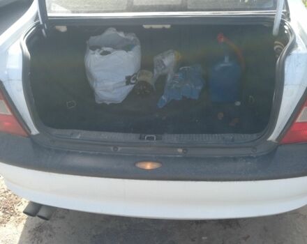 Опель Вектра 1998 у Чернівцях на Automoto.ua Білий Опель Вектра, об'ємом двигуна 1.6 л та пробігом 450 тис. км за 1650 $, фото 7 на Automoto.ua