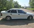 Белый Опель Вектра, объемом двигателя 1.8 л и пробегом 230 тыс. км за 2450 $, фото 4 на Automoto.ua