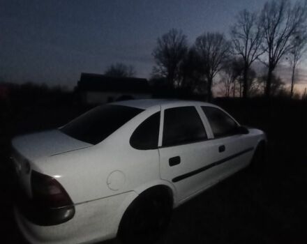 Белый Опель Вектра, объемом двигателя 1.7 л и пробегом 150 тыс. км за 2021 $, фото 5 на Automoto.ua