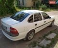 Белый Опель Вектра, объемом двигателя 1.6 л и пробегом 432 тыс. км за 1600 $, фото 3 на Automoto.ua