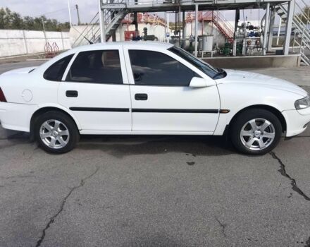 Белый Опель Вектра, объемом двигателя 1.8 л и пробегом 360 тыс. км за 2500 $, фото 3 на Automoto.ua