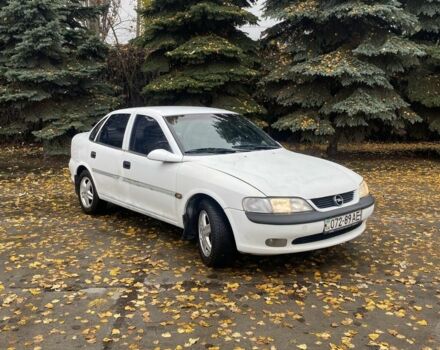 Білий Опель Вектра, об'ємом двигуна 2 л та пробігом 320 тис. км за 1800 $, фото 3 на Automoto.ua