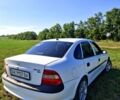 Белый Опель Вектра, объемом двигателя 1.8 л и пробегом 375 тыс. км за 1900 $, фото 4 на Automoto.ua