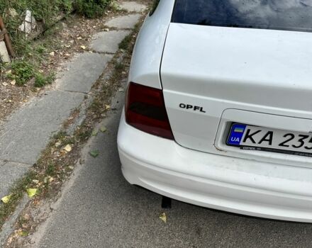 Білий Опель Вектра, об'ємом двигуна 2 л та пробігом 555 тис. км за 1450 $, фото 5 на Automoto.ua