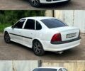 Белый Опель Вектра, объемом двигателя 1.8 л и пробегом 300 тыс. км за 2500 $, фото 1 на Automoto.ua