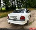 Белый Опель Вектра, объемом двигателя 1.8 л и пробегом 300 тыс. км за 2500 $, фото 6 на Automoto.ua