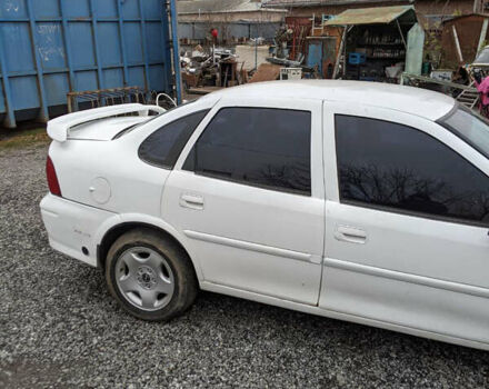 Білий Опель Вектра, об'ємом двигуна 1.8 л та пробігом 308 тис. км за 1400 $, фото 8 на Automoto.ua