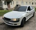 Белый Опель Вектра, объемом двигателя 1.8 л и пробегом 300 тыс. км за 2500 $, фото 3 на Automoto.ua