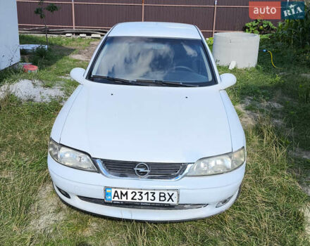 Белый Опель Вектра, объемом двигателя 1.8 л и пробегом 400 тыс. км за 2700 $, фото 1 на Automoto.ua