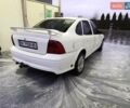 Белый Опель Вектра, объемом двигателя 1.8 л и пробегом 327 тыс. км за 1700 $, фото 2 на Automoto.ua