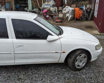 Білий Опель Вектра, об'ємом двигуна 1.8 л та пробігом 308 тис. км за 1400 $, фото 9 на Automoto.ua