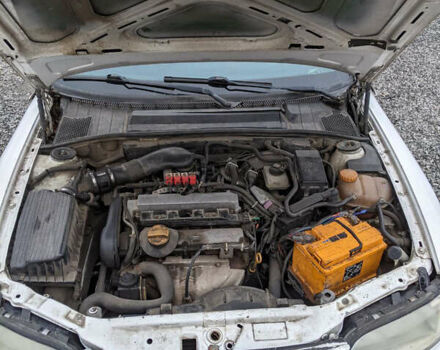 Білий Опель Вектра, об'ємом двигуна 1.8 л та пробігом 308 тис. км за 1400 $, фото 3 на Automoto.ua