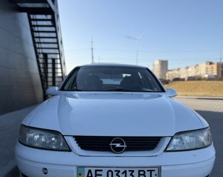 Белый Опель Вектра, объемом двигателя 1.8 л и пробегом 340 тыс. км за 3500 $, фото 1 на Automoto.ua