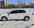 Белый Опель Вектра, объемом двигателя 2.2 л и пробегом 211 тыс. км за 6500 $, фото 2 на Automoto.ua