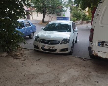 Білий Опель Вектра, об'ємом двигуна 2.2 л та пробігом 250 тис. км за 4500 $, фото 1 на Automoto.ua