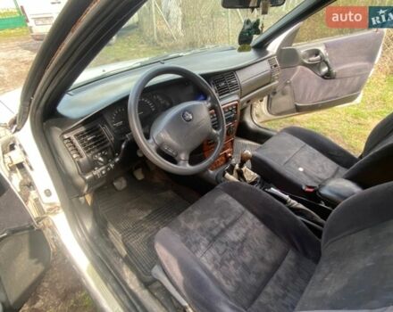 Белый Опель Вектра, объемом двигателя 1.99 л и пробегом 498 тыс. км за 1850 $, фото 9 на Automoto.ua