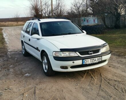 Белый Опель Вектра, объемом двигателя 2 л и пробегом 350 тыс. км за 3000 $, фото 1 на Automoto.ua
