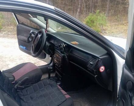 Білий Опель Вектра, об'ємом двигуна 1.8 л та пробігом 330 тис. км за 2500 $, фото 18 на Automoto.ua