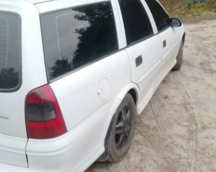 Білий Опель Вектра, об'ємом двигуна 1.8 л та пробігом 330 тис. км за 2500 $, фото 7 на Automoto.ua