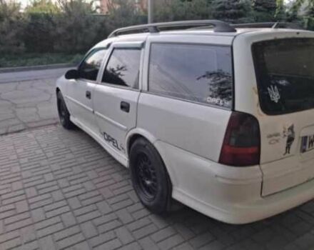 Білий Опель Вектра, об'ємом двигуна 1.9 л та пробігом 3 тис. км за 2577 $, фото 1 на Automoto.ua