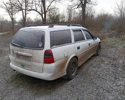 Білий Опель Вектра, об'ємом двигуна 2 л та пробігом 430 тис. км за 1047 $, фото 2 на Automoto.ua