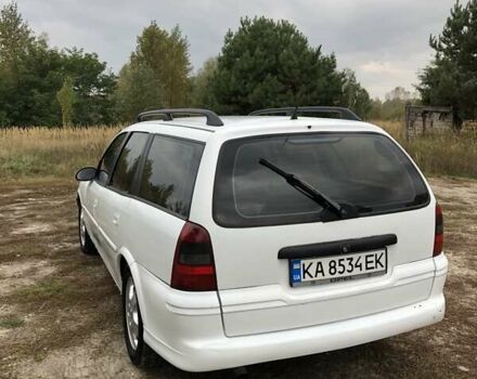 Белый Опель Вектра, объемом двигателя 2 л и пробегом 251 тыс. км за 2200 $, фото 3 на Automoto.ua