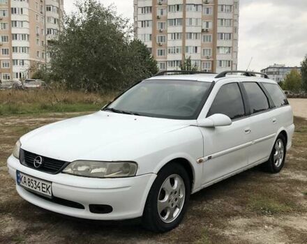 Белый Опель Вектра, объемом двигателя 2 л и пробегом 251 тыс. км за 2200 $, фото 1 на Automoto.ua