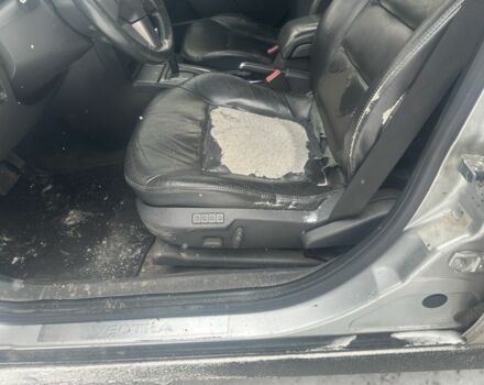 Белый Опель Вектра, объемом двигателя 3 л и пробегом 290 тыс. км за 1918 $, фото 4 на Automoto.ua