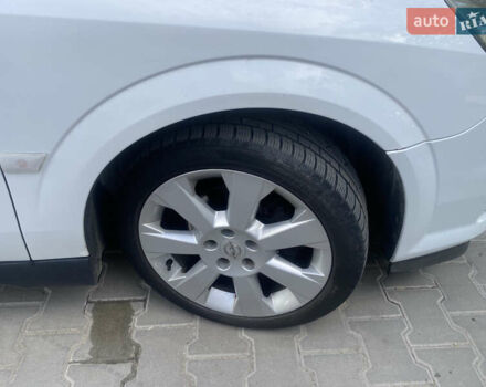 Белый Опель Вектра, объемом двигателя 1.91 л и пробегом 375 тыс. км за 5800 $, фото 14 на Automoto.ua