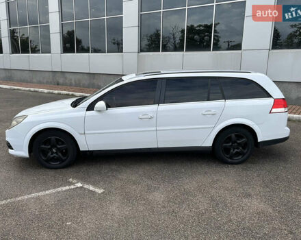Белый Опель Вектра, объемом двигателя 1.9 л и пробегом 205 тыс. км за 3950 $, фото 11 на Automoto.ua
