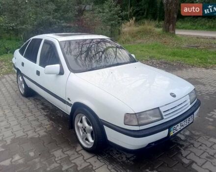 Белый Опель Вектра, объемом двигателя 2 л и пробегом 216 тыс. км за 1690 $, фото 9 на Automoto.ua