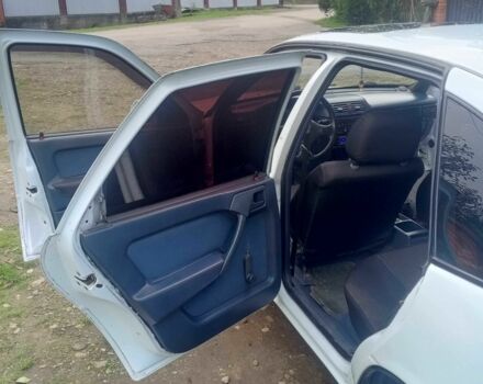 Белый Опель Вектра, объемом двигателя 2 л и пробегом 216 тыс. км за 1690 $, фото 8 на Automoto.ua