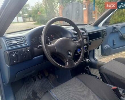 Белый Опель Вектра, объемом двигателя 2 л и пробегом 216 тыс. км за 1690 $, фото 10 на Automoto.ua