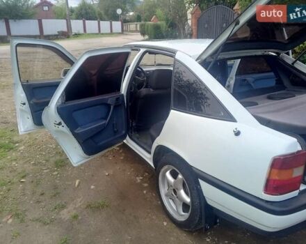 Белый Опель Вектра, объемом двигателя 2 л и пробегом 216 тыс. км за 1690 $, фото 16 на Automoto.ua
