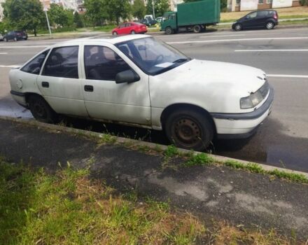 Белый Опель Вектра, объемом двигателя 2 л и пробегом 1 тыс. км за 400 $, фото 2 на Automoto.ua