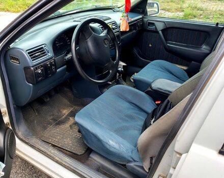 Белый Опель Вектра, объемом двигателя 1.6 л и пробегом 456 тыс. км за 1350 $, фото 1 на Automoto.ua