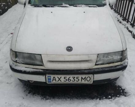 Белый Опель Вектра, объемом двигателя 1.6 л и пробегом 175 тыс. км за 1700 $, фото 3 на Automoto.ua
