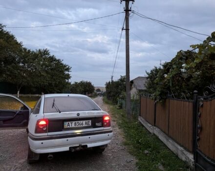 Белый Опель Вектра, объемом двигателя 2 л и пробегом 207 тыс. км за 1600 $, фото 2 на Automoto.ua