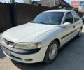 Белый Опель Вектра, объемом двигателя 1.6 л и пробегом 230 тыс. км за 1450 $, фото 1 на Automoto.ua