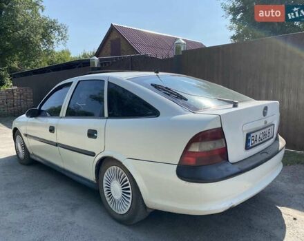 Белый Опель Вектра, объемом двигателя 1.6 л и пробегом 230 тыс. км за 1450 $, фото 1 на Automoto.ua