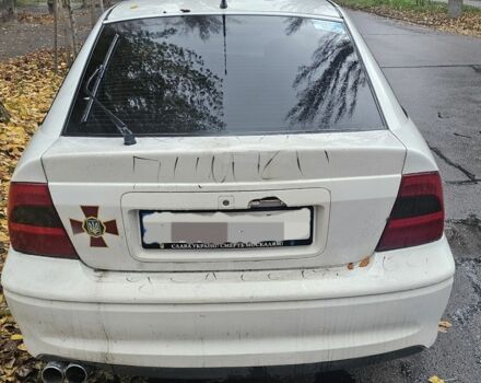 Белый Опель Вектра, объемом двигателя 0 л и пробегом 234 тыс. км за 714 $, фото 2 на Automoto.ua