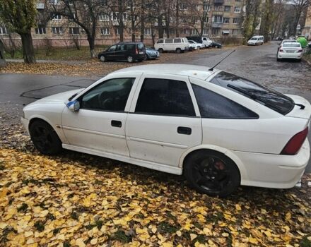 Белый Опель Вектра, объемом двигателя 0 л и пробегом 234 тыс. км за 714 $, фото 3 на Automoto.ua