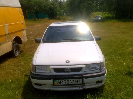 Опель Вектра 1988 у Житомирі на Automoto.ua Білий Опель Вектра, об'ємом двигуна 1.6 л та пробігом 0 тис. км за 850 $, фото 1 на Automoto.ua
