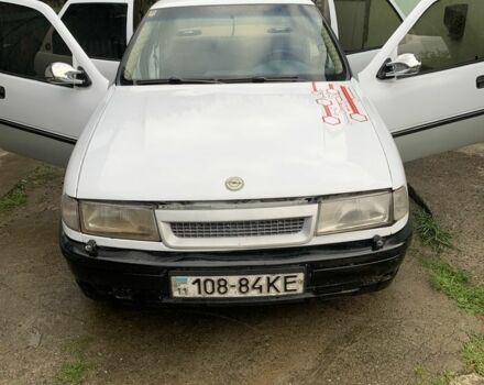 Белый Опель Вектра, объемом двигателя 1.6 л и пробегом 3 тыс. км за 1250 $, фото 1 на Automoto.ua