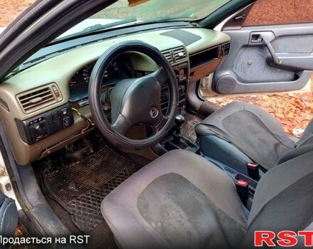 Білий Опель Вектра, об'ємом двигуна 1.6 л та пробігом 78 тис. км за 707 $, фото 1 на Automoto.ua