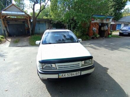Белый Опель Вектра, объемом двигателя 2 л и пробегом 390 тыс. км за 1300 $, фото 1 на Automoto.ua