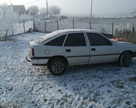 Белый Опель Вектра, объемом двигателя 1.8 л и пробегом 250 тыс. км за 1000 $, фото 1 на Automoto.ua