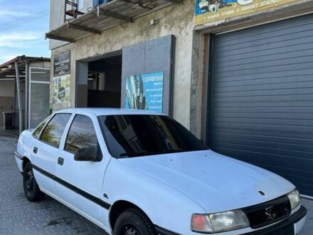 Белый Опель Вектра, объемом двигателя 1.8 л и пробегом 200 тыс. км за 1100 $, фото 1 на Automoto.ua